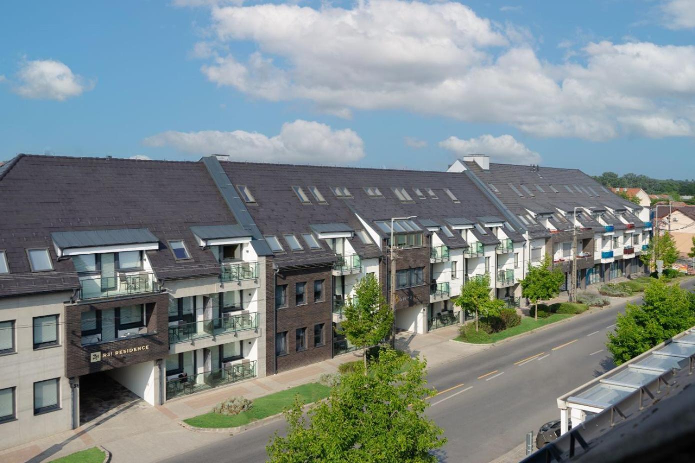 R31 Residence Sárvár Buitenkant foto